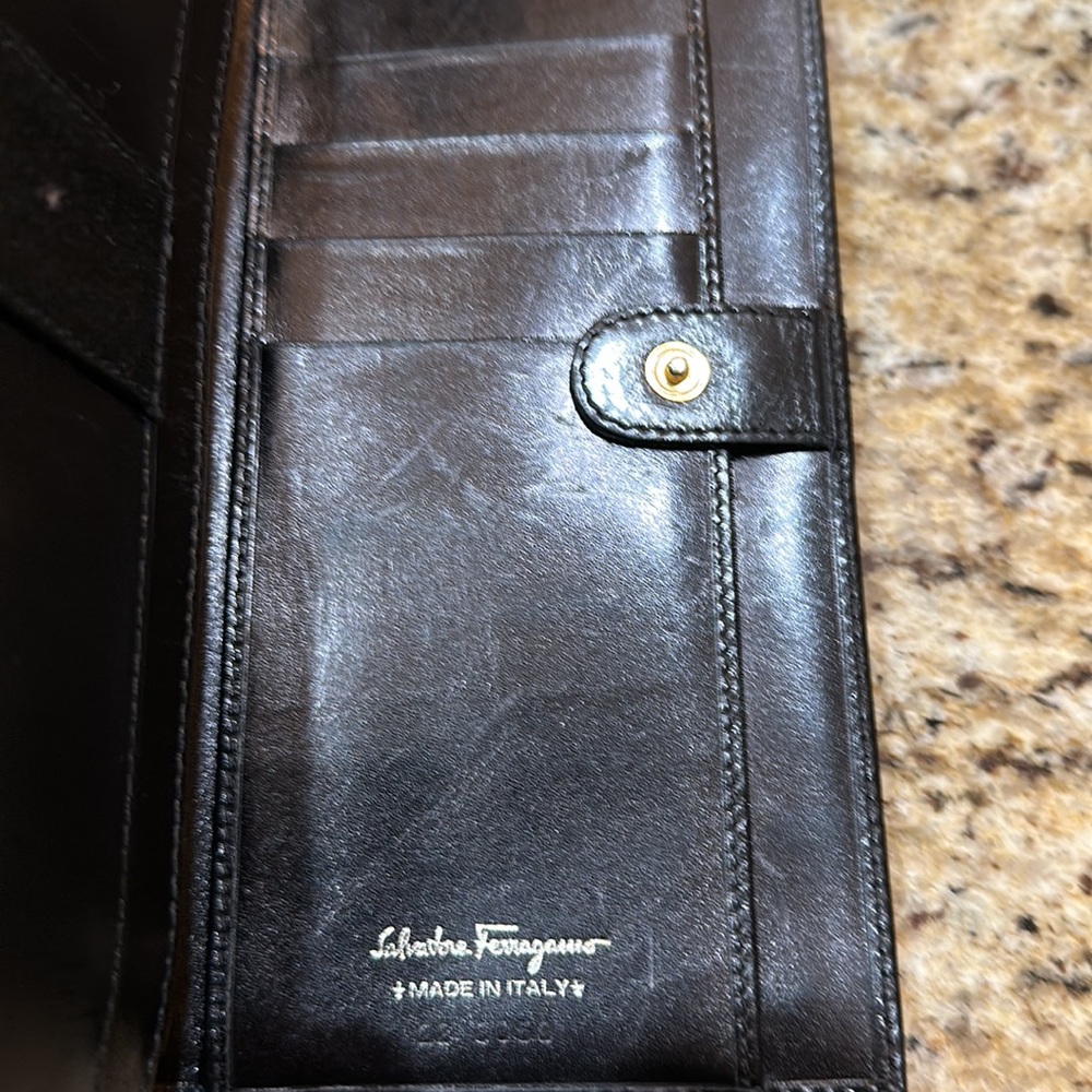 Authentic Salvatore Ferragamo Wallet - Picture 2 of 8